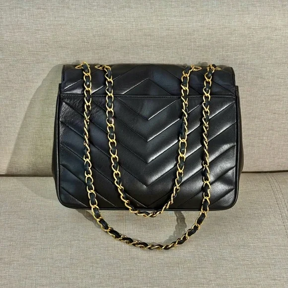 CHANEL Vintage Black Lambskin Chevron Flap Bag GHW - Picture 4 of 16